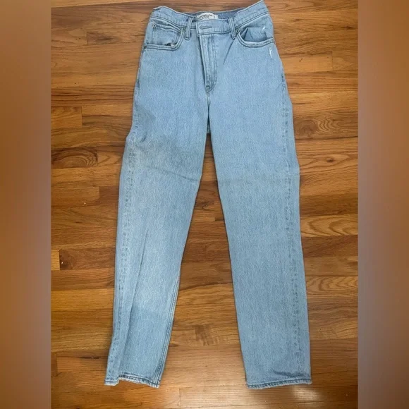 Abercrombie Curve Love Ultra High Rise 90s Straight Jean 25 - Picture 7 of 13